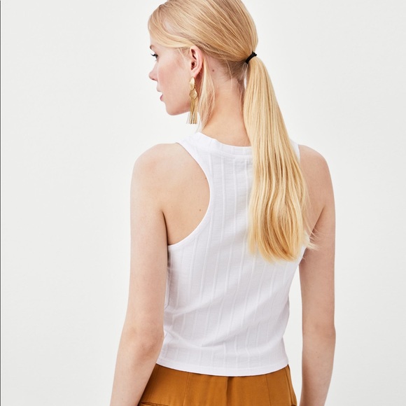 Zara Sleeveless Shirt - Picture 3 of 6